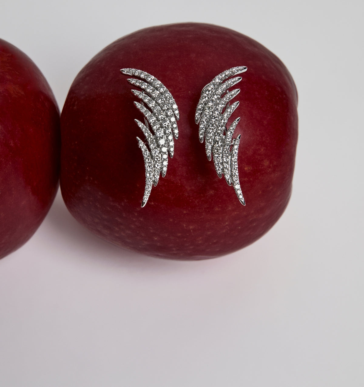 Brincos Asas com 2.80cts de Diamantes