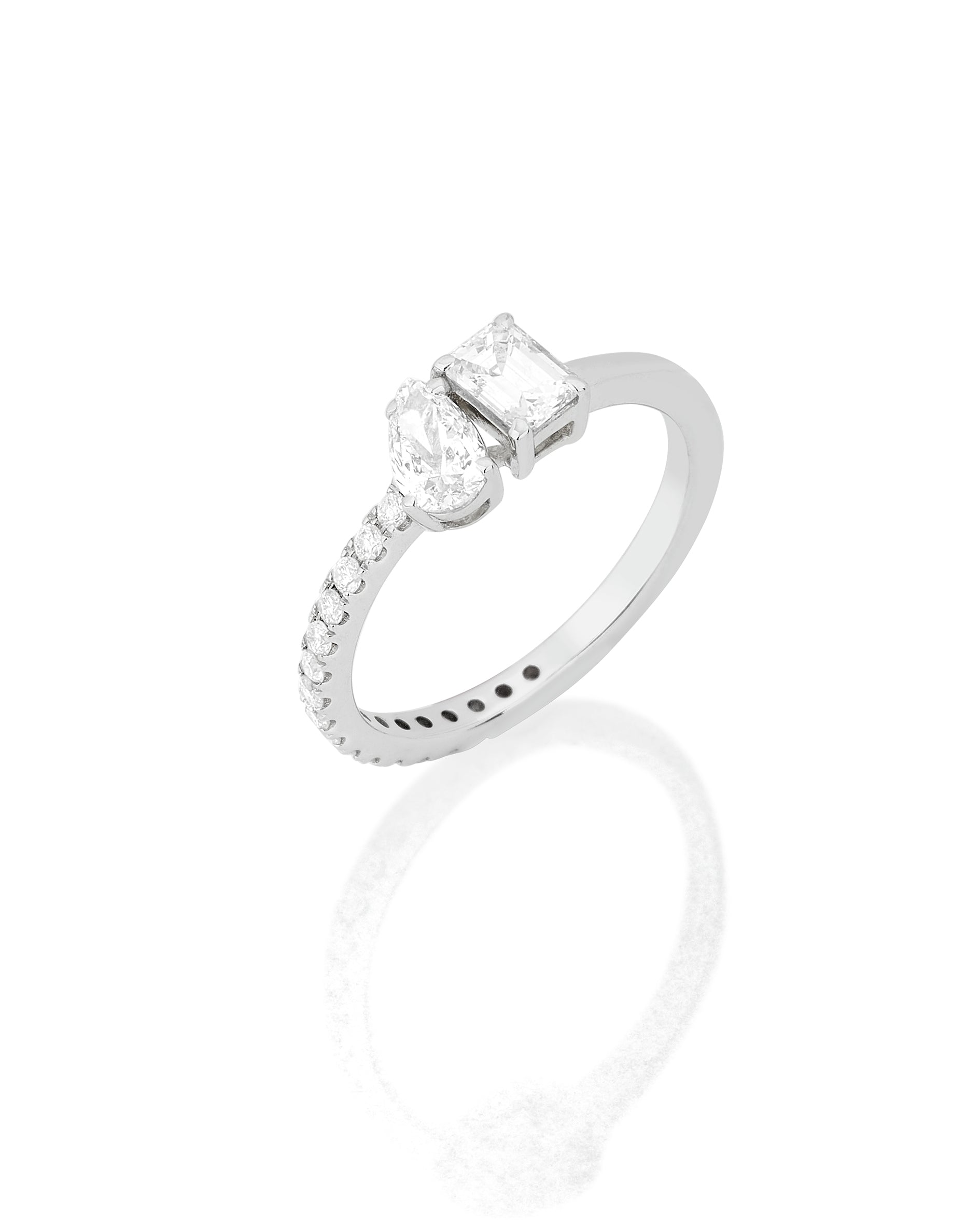 Anel Emerald e Diamantes