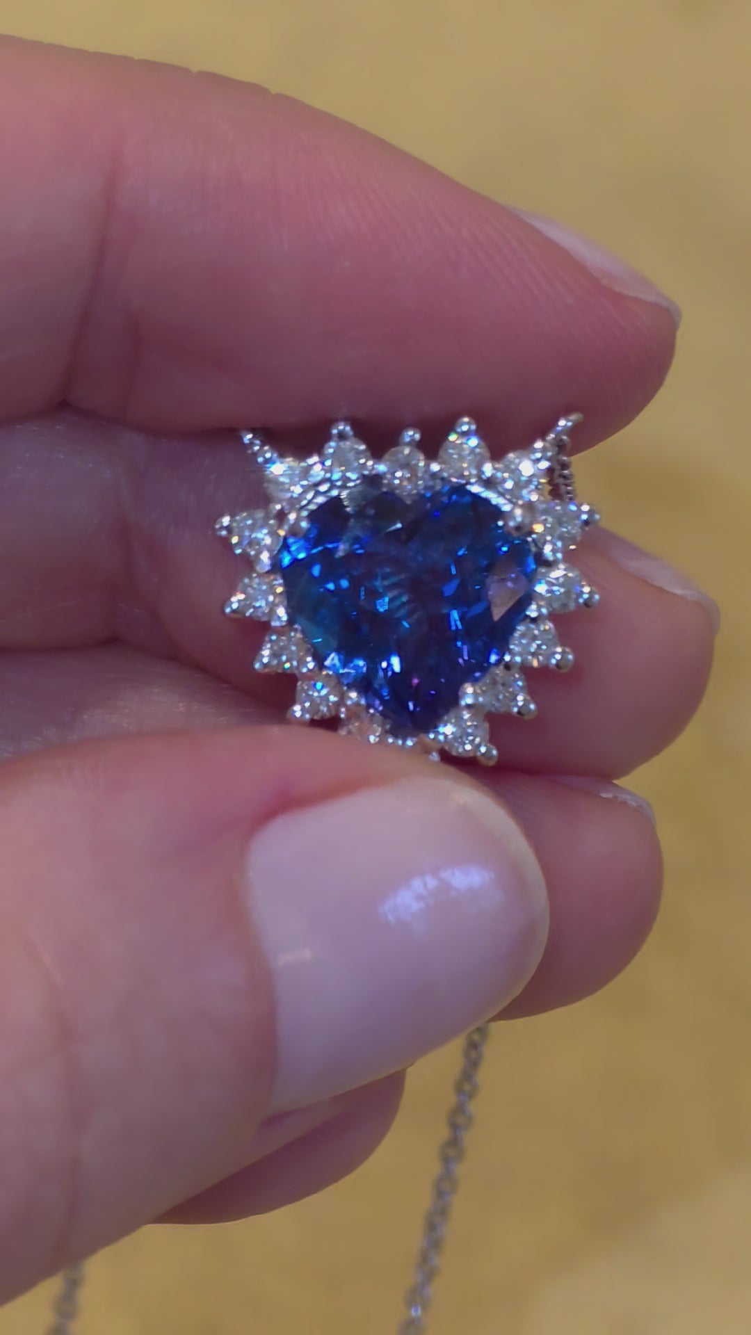 Colar Coração em Tanzanitas e Diamantes