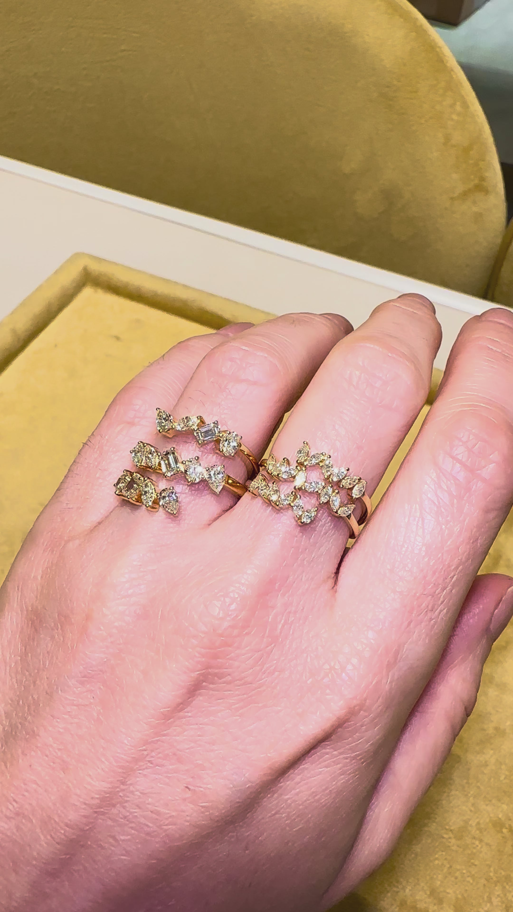 Anel Navetes em Ouro Amarelo com Diamantes Fancy Yellow