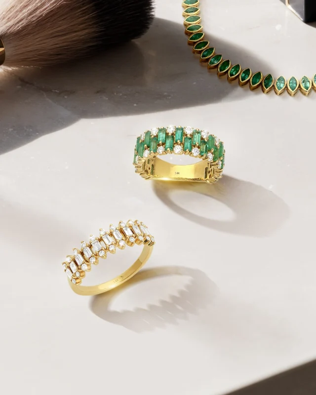 All you need is great makeup and a stunning piece of jewelry